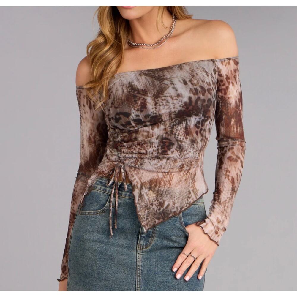 Windsor Wild Streak Off Shoulder Top Animal Print Mob Wife Asymmetrical Medium